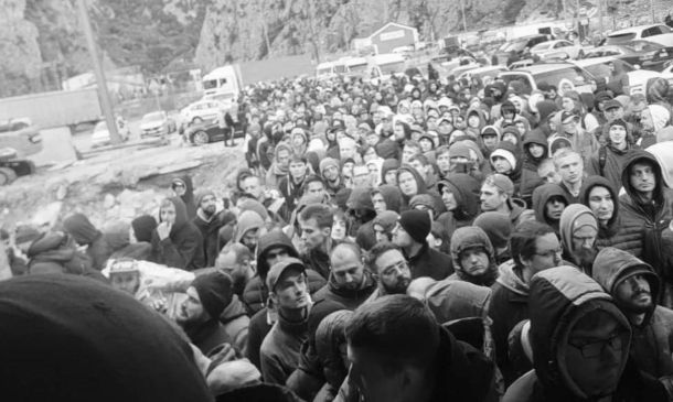 мужчины убегают из России 2022